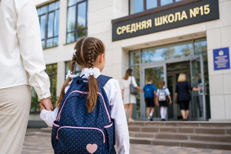 Как попасть в первый класс не по микрорайону: с 17 августа начинается приём документов