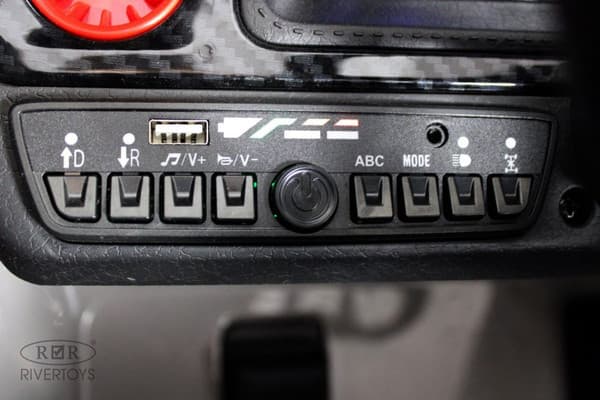 Детский автомобиль RiverToys Z777ZZ 6