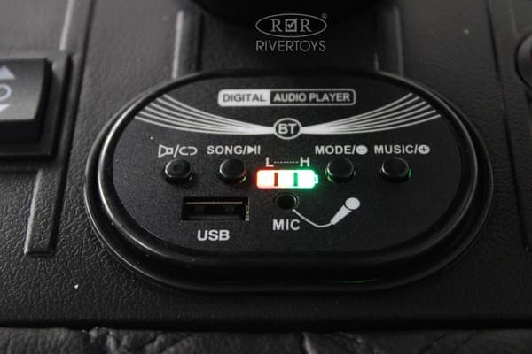 Детский автомобиль RiverToys G009GG 10