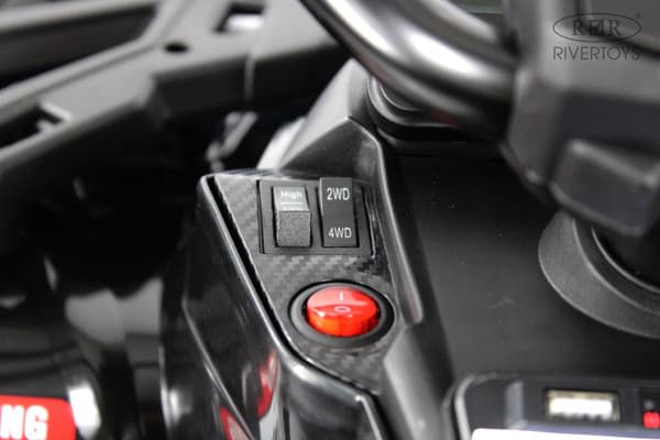Детский квадроцикл RiverToys BRP Can-Am Outlander Y888YY 8