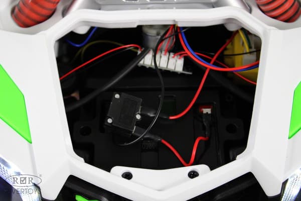 Детский автомобиль RiverToys М303БХ 10