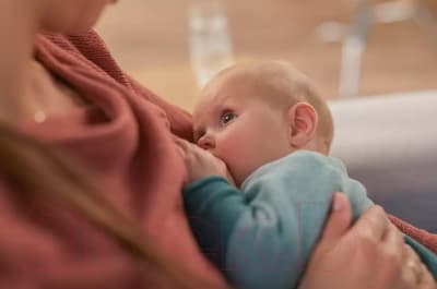 Молокоотсос ручной Philips AVENT Natural Motion с бутылочкой для кормления / SCF430/10 3
