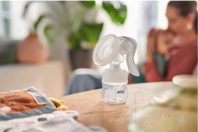 Молокоотсос ручной Philips AVENT Natural Motion с бутылочкой для кормления / SCF430/10 2