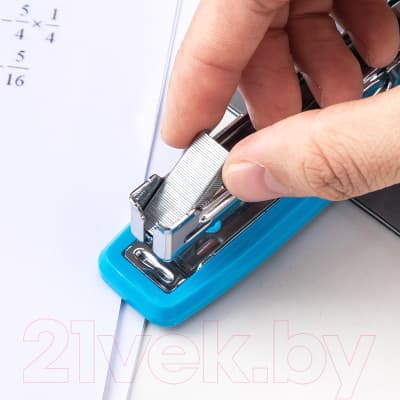 Степлер Deli 0229F 3