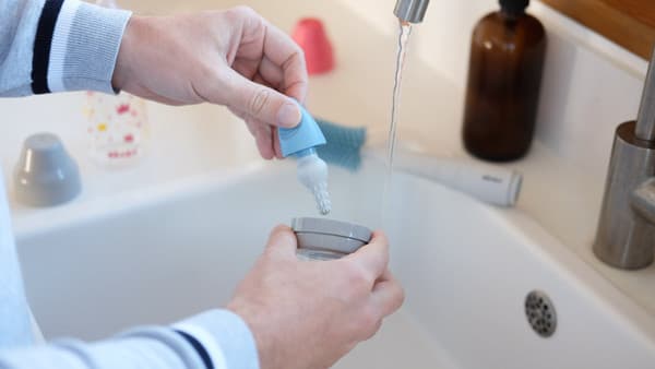Ершик для бутылочки Beaba 2-в-1 Silicone Bottle Brush 911672 2