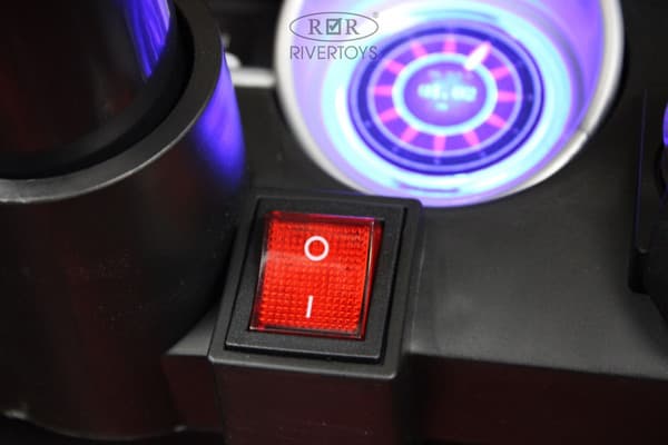 Детский автомобиль RiverToys X001XX 7