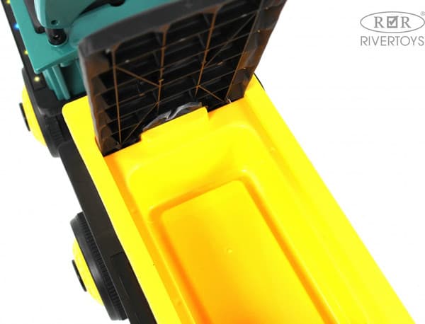 Детский автомобиль RiverToys K008AM 8