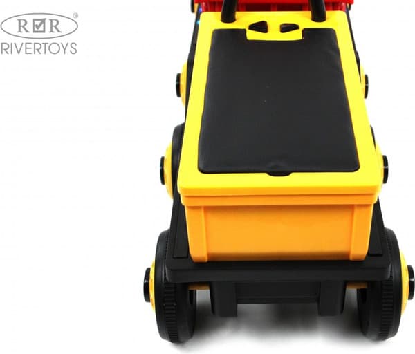 Детский автомобиль RiverToys K008AM 2