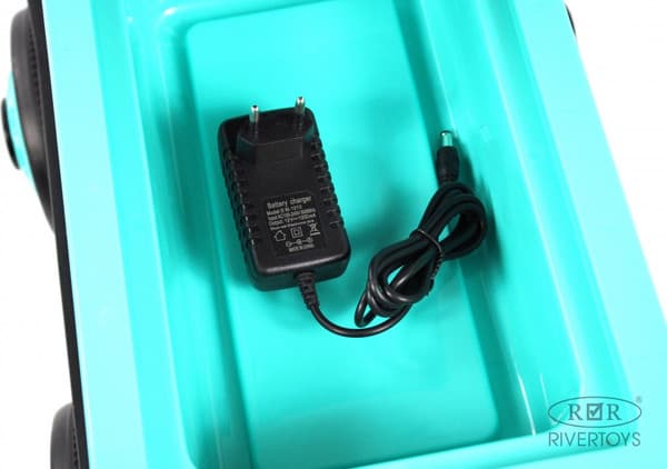 Детский автомобиль RiverToys K008AM 8
