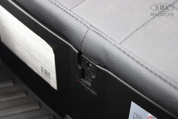 Детский автомобиль RiverToys K555PX 7