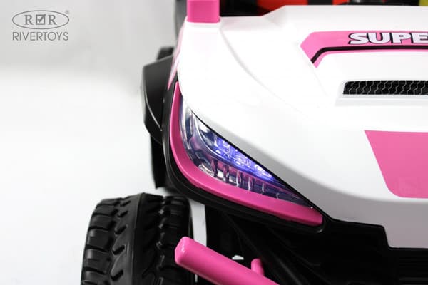 Детский автомобиль RiverToys L888LL 10