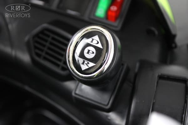 Детский автомобиль RiverToys K888AM 10