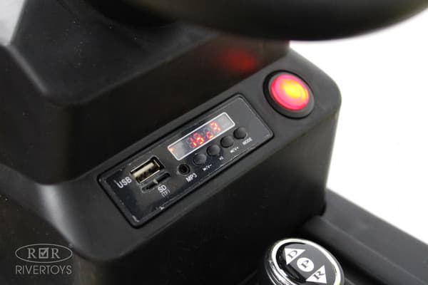 Детский автомобиль RiverToys O555OO 6