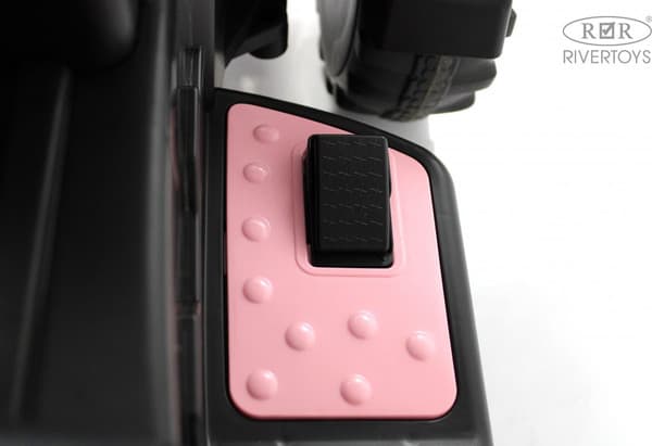 Детский автомобиль RiverToys O555OO 10