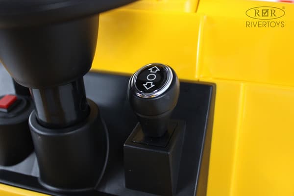 Детский автомобиль RiverToys G002GG 8
