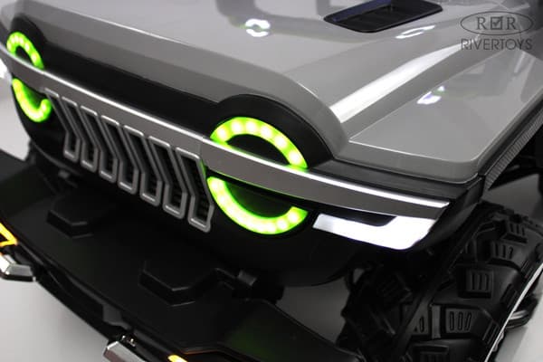 Детский автомобиль RiverToys М222БХ 9