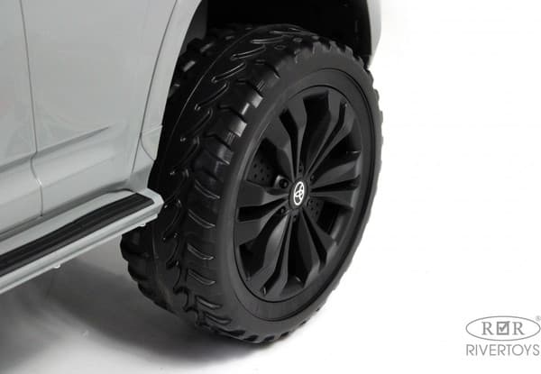 Детский автомобиль RiverToys Toyota Land Cruiser 300 / L999LL 8