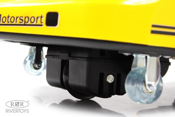 Детский автомобиль RiverToys K009PX 2