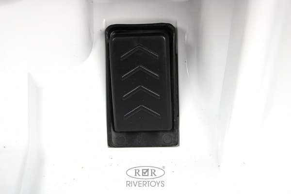 Детский автомобиль RiverToys F333FF 8