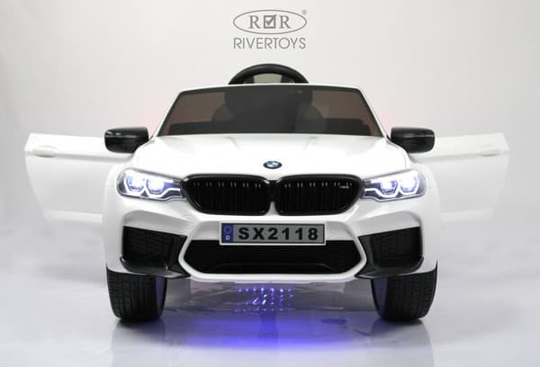 Детский автомобиль RiverToys BMW M5 Competition A555MP 4