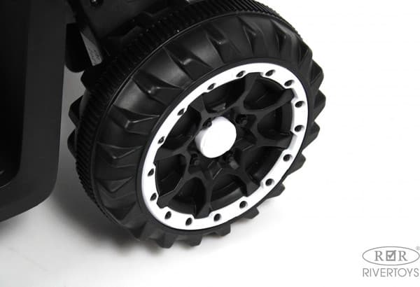 Детский квадроцикл RiverToys K004PX 9