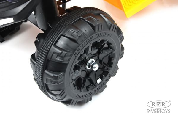 Детский квадроцикл RiverToys L222LL 7