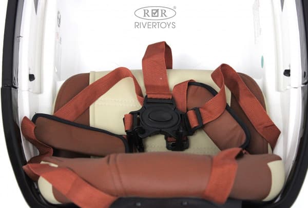 Детский автомобиль RiverToys A444AA 9