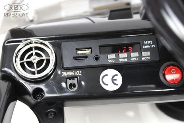 Детский автомобиль RiverToys A444AA 7