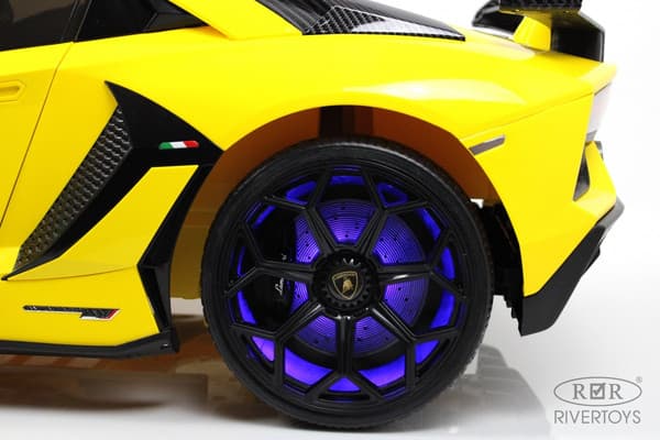 Детский автомобиль RiverToys Lamborghini Aventador SVJ A111MP 10