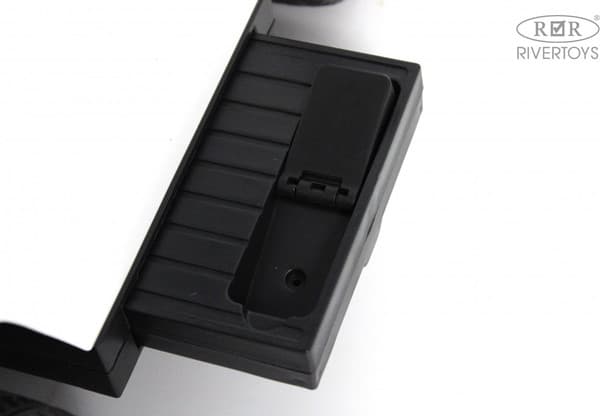 Детский автомобиль RiverToys Toyota Land Cruiser 300 / Z002ZZ-A 10