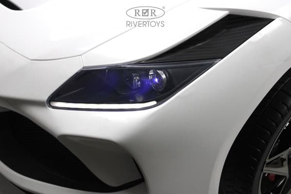 Детский автомобиль RiverToys F111FF 10