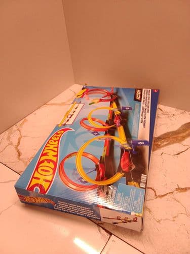 Автотрек Hot Wheels Гонка с петлями / HDR83