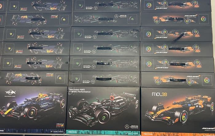 Конструктор Техник Ferrari SF-24 F1 Mercedes-AMG F1 McLaren MCL39 F1 Oracle Red Bull Racing RB20 F1 3