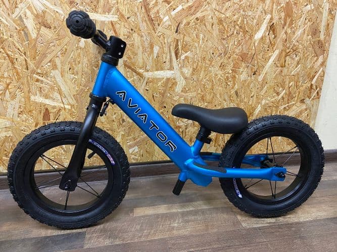Беговел Begoo Авиатор суперлегкий цвета