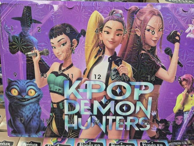 Набор фигурок k-pop охотницы на демонов / адвент календарь k-pop 3