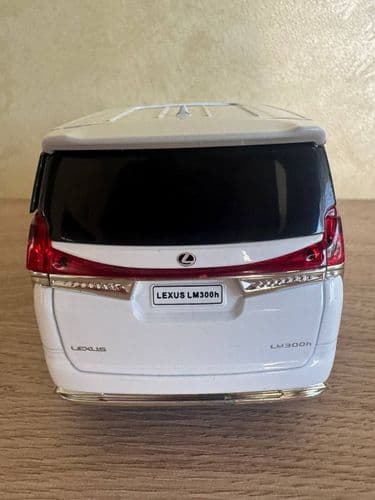 Коллекционная металлическая модель минивэна Lexus LM 300h в масштабе 1:24 лексус 4