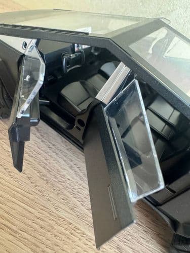Металлическая машинка Tesla Cybertruck - тесла кибертрак + квадроцикл, пульт управления. 4