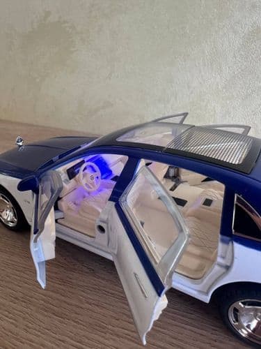 Металлическая модель Mercedes-Maybach S680 (масштаб 1:24) с функцией управления от брелка 5