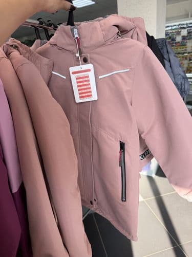 Продам новую куртку деми 2