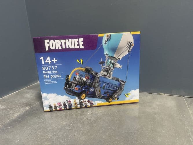 Конструктор боевой автобус из Fortnite совместимый слего 3