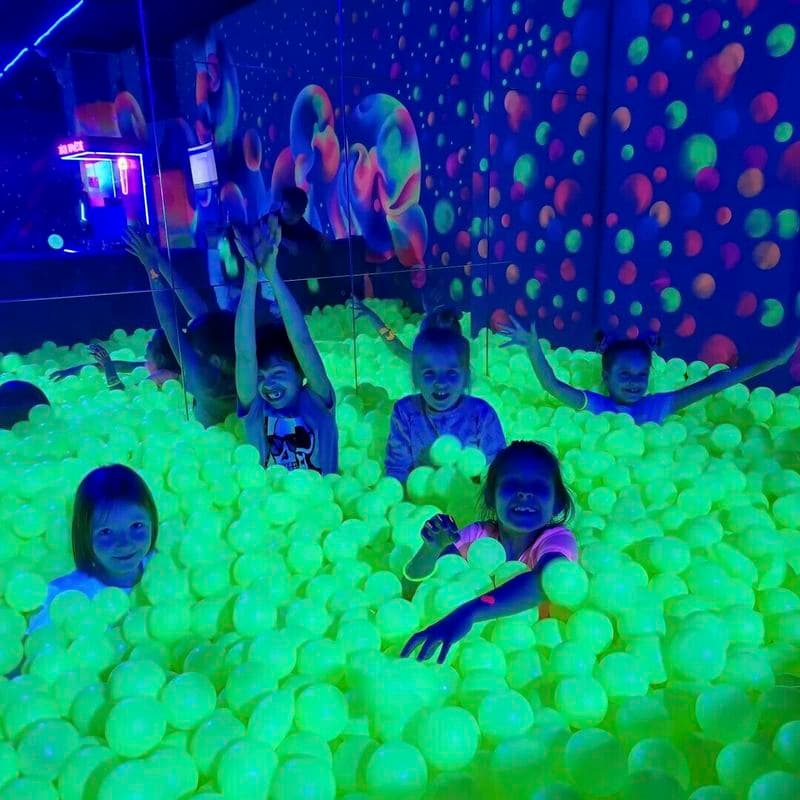 Neonpark 73