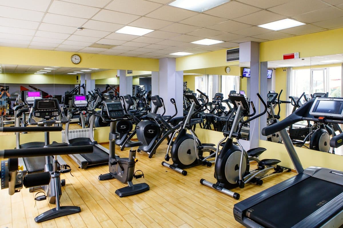 Max Mirnyi Center 16