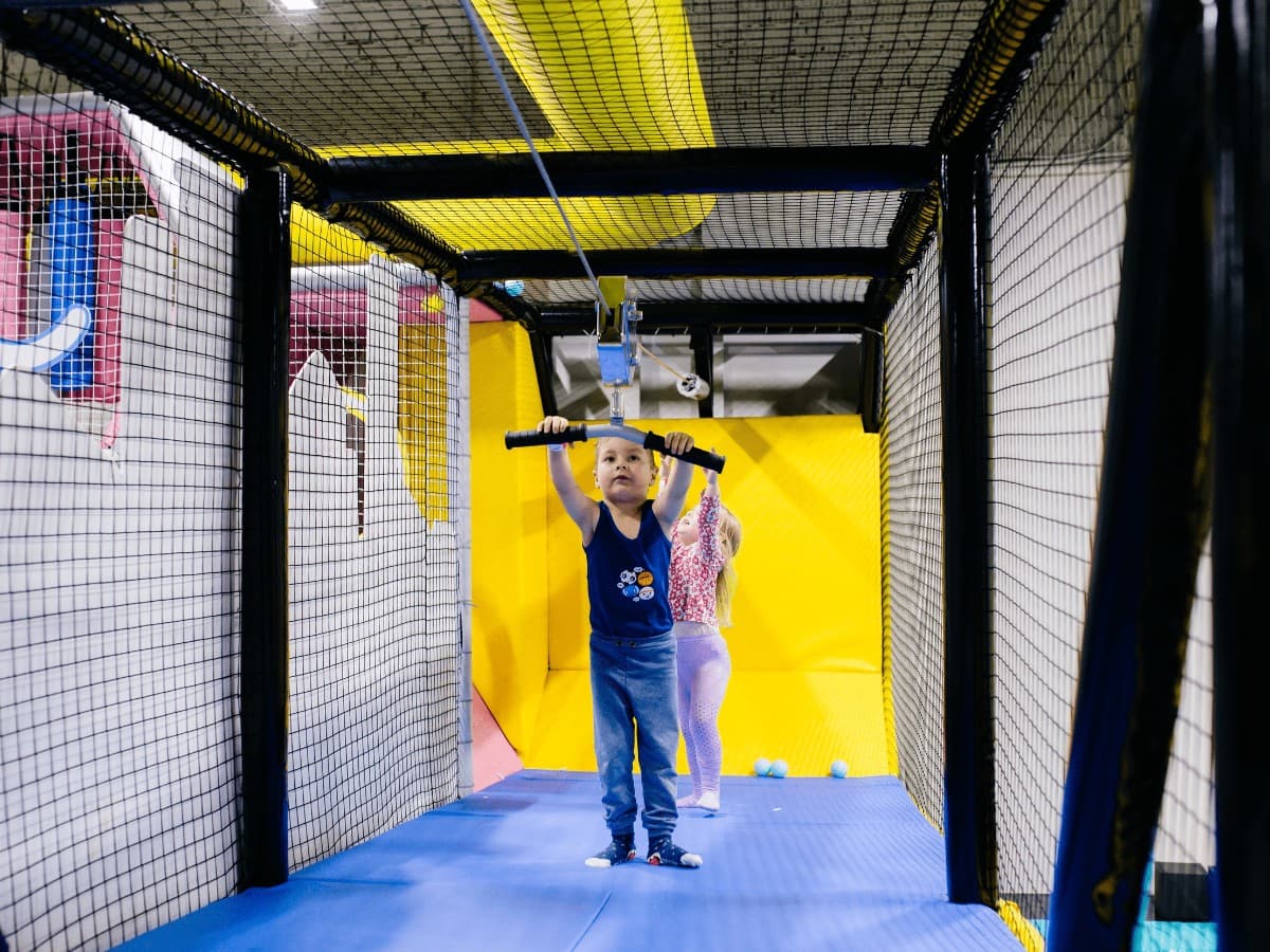 Практикум по прыжкам для детей в Hero Park 1