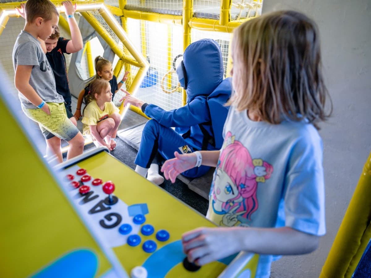 День рождения на батутах в Hero Park 4