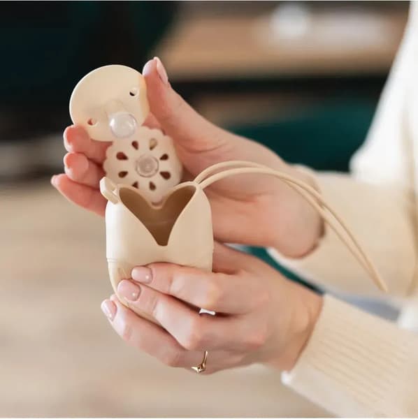 Контейнер для пустышки BabyOno 1656/03 8