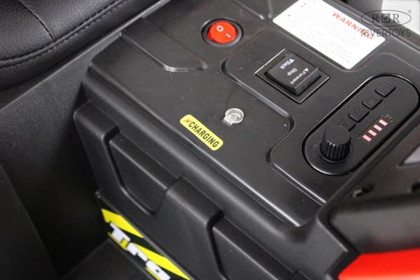 Детский автомобиль RiverToys Z333VO 9
