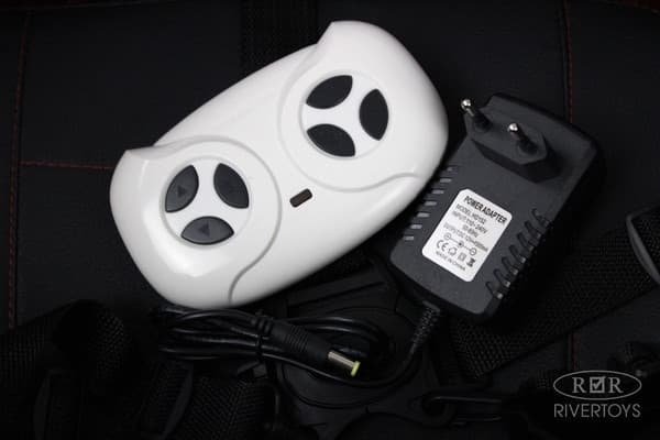 Детский автомобиль RiverToys X001XX 10