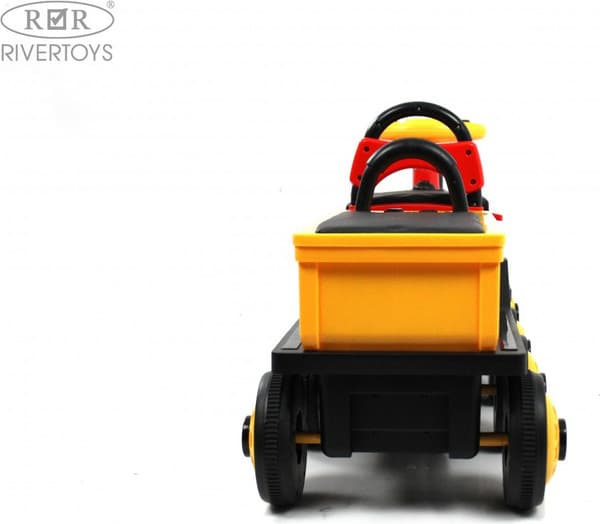 Детский автомобиль RiverToys K008AM 5