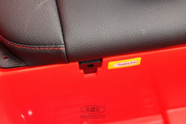 Детский автомобиль RiverToys Toyota Land Cruiser 300 / L999LL 9