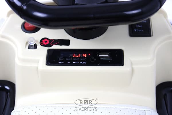 Детский автомобиль RiverToys Mercedes-Benz 300S / LS-128A 9